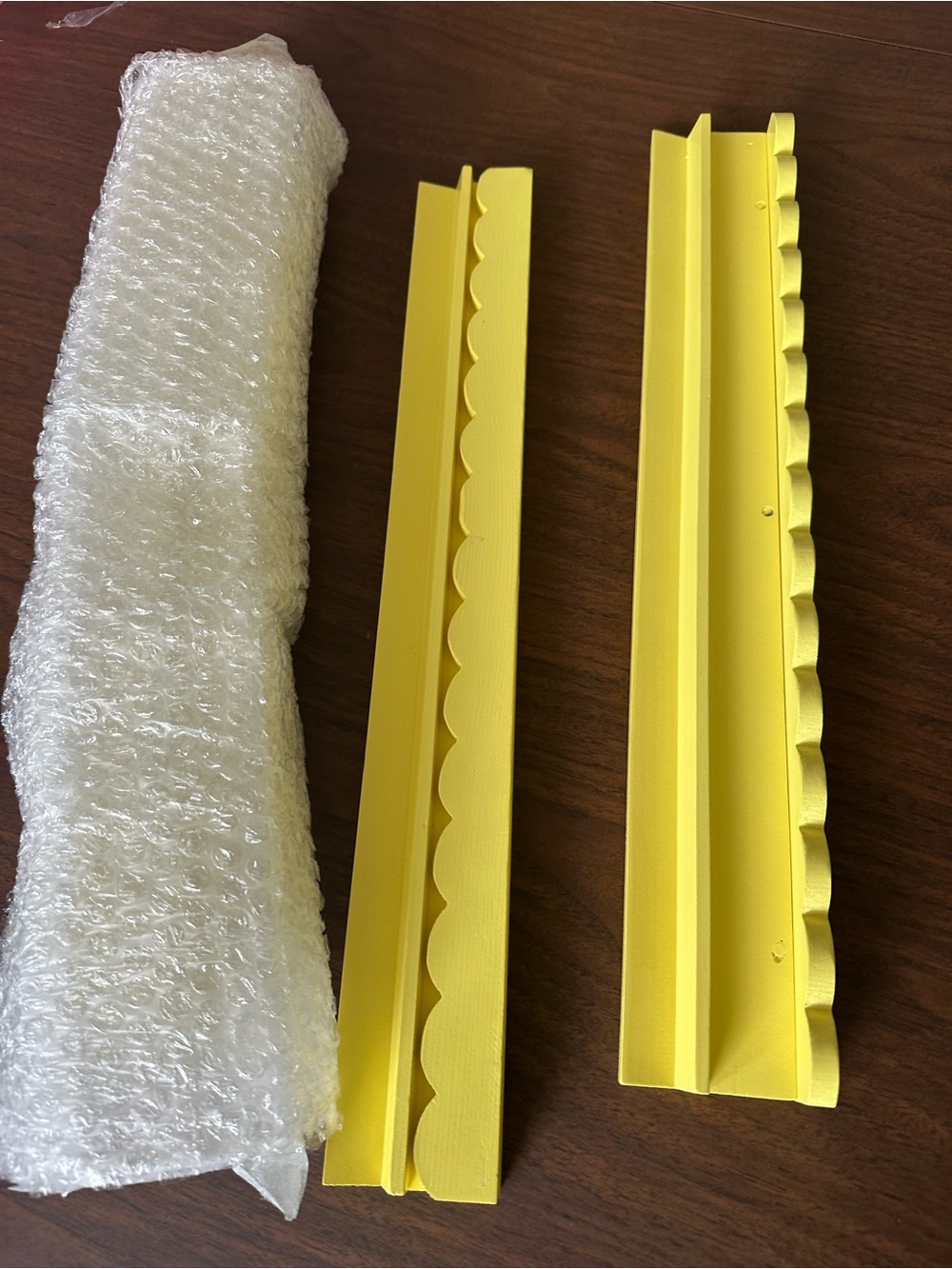 Mahjong Yellow Scalloped Magnetic Tile Holder Rack wooden set - NEW - Picture 2 of 8